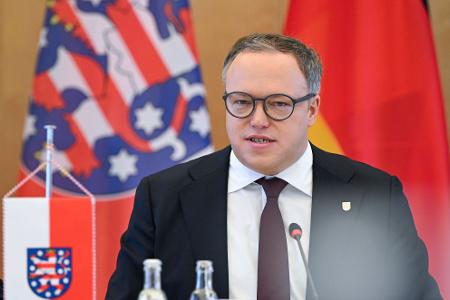 Thüringens Ministerpräsident Mario Voigt erhofft sich vom Treffen mit seinen ostdeutschen Kollegen ein starkes Signal an die Bundespolitik. 
