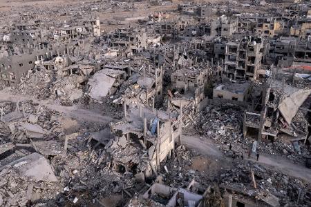 Für Verbrechen an der Zivilbevölkerung im Gazastreifen sehen die Ankläger des Weltstrafgerichts Indizien für eine mögliche Mitschuld Netanjahus und anderer israelischer Entscheidungsträger. (Archivbild)