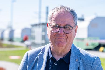 Josef Klaus ist Bürgermeister von Niederaichbach. In der Gemeinde befindet sich das Zwischenlager, in das die Castor-Behälter gebracht werden.