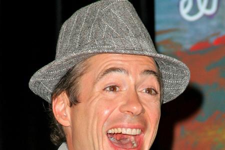 Robert Downey Jr. wird am Freitag (4. April) 60. Der Schauspieler kann auf eine ungewöhnliche Karriere blicken - und die ist von vielen Höhen und Tiefen gezeichnet.
