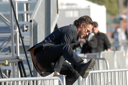 Zwar wurde Robert Jr. in New York City geboren, verbrachte aber einen Teil seiner Kindheit in London. Dort lernte er im Alter von zarten zehn Jahren Ballett. Das sollte sich später für seine actionreiche Filmkarriere als nützlich erweisen.