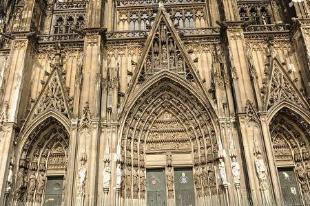 Dom, Fassade