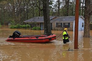 Land unter in den USA: Mindestens 16 Tote bei Unwettern