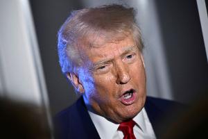 Trump erwägt Verlegung von US-Gefangenen nach El Salvador