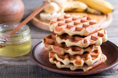 Braune Bananen in den Teig 