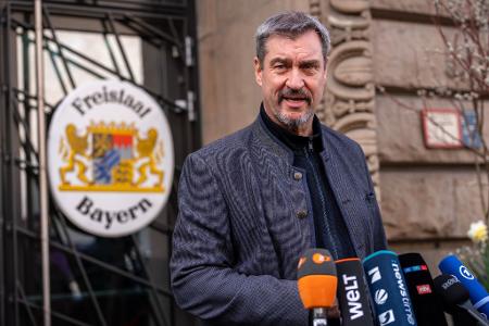 CSU-Chef Söder mahnt Fortschritte bei Koalitionsverhandlungen an.