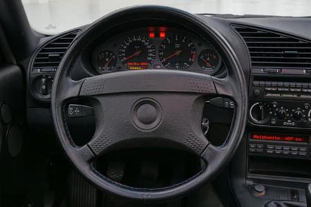 BMW M3 E36 Coupé (1993) Instrumente und Lenkrad