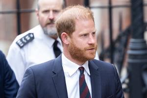 Zwischenfall: Prinz Harry von Bodyguards aus Saal eskortiert