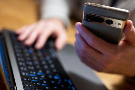 Etwa vier Prozent der Menschen im Alter zwischen 16 und 74 Jahren waren vergangenes Jahr in Deutschland sogenannte Offliner – sie hatten noch nie das Internet genutzt. (Symbolbild) Etwa vier Prozent der Menschen im Alter zwischen 16 und 74 Jahren waren vergangenes Jahr in Deutschland sogenannte Offliner – sie hatten noch nie das Internet genutzt. (Symbolbild)