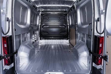 Nissan Interstar Transporter