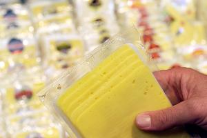 Deutsche essen mehr Käse - Minus bei Butter