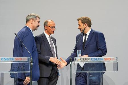 Bisher ist der Vertrag nur per Handschlag der Parteichefs besiegelt. (Archivbild vom 9. April) Bisher ist der Vertrag nur per Handschlag der Parteichefs besiegelt. (Archivbild vom 9. April)