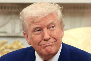 Trump: "Ich dusche gerne, um mein schönes Haar zu pflegen"