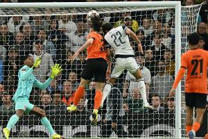 Remis in London: Frankfurt wahrt Chance aufs Halbfinale