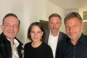 Selfie vom Ampel-Start: Acht Versuche fürs Zukunftslächeln
