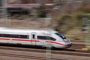 Fernzüge im März noch unpünktlicher als vor einem Jahr