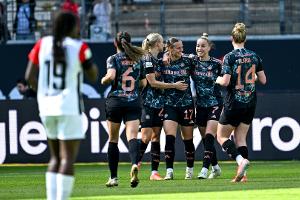 Vorentscheidung in Frankfurt: Bayern-Frauen greifen nach Schale