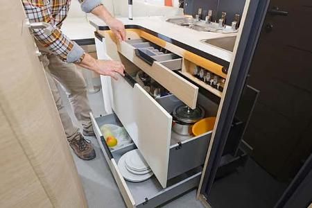 Rapido 854 F (2025) Schrank f