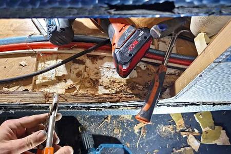 Innenboden, Multitool, Holzlatte, Ausschneiden, Klappenrahmen