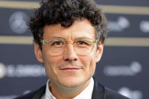 Manuel Rubey: "Wenn man in Österreich Falco gespielt hat, dann war's das"