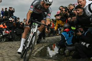 Nach Roubaix-Flaschenwurf: UCI kündigt rechtliche Schritte an