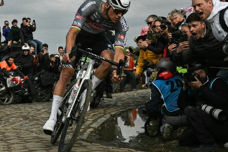 Nach Roubaix-Flaschenwurf: UCI kündigt rechtliche Schritte an