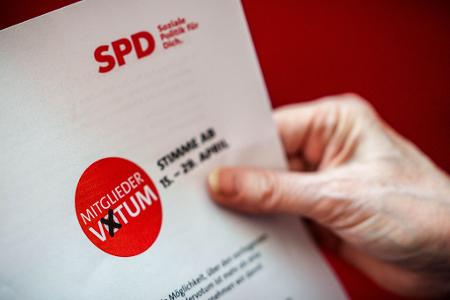 15 Tage haben die SPD-Mitglieder Zeit, für oder gegen den Koalitionsvertrag mit der Union zu stimmen. 15 Tage haben die SPD-Mitglieder Zeit, für oder gegen den Koalitionsvertrag mit der Union zu stimmen.
