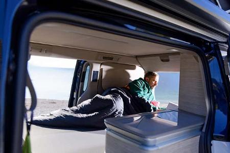 f_VW California Fenster Regal