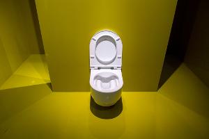 Bläschen in der Toilette: Warum schäumt mein Urin?