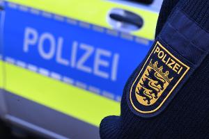 Mann springt nach Raucherpause auf losfahrenden Zug