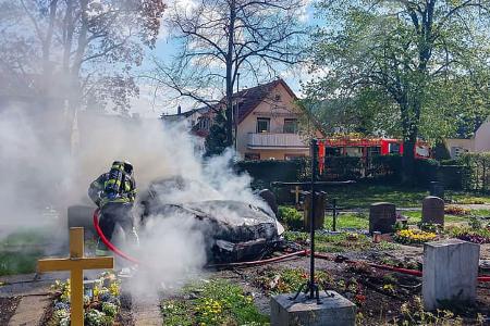 Mercedes S-Klase Unfall Friedhof Mercedes S-Klase Unfall Friedhof