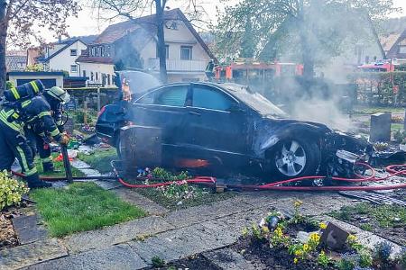 Mercedes S-Klase Unfall Friedhof