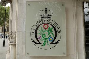 Britisches Urteil: Gleichstellung gilt nicht für Transfrauen