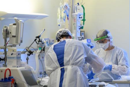 Medizinisches Personal soll bei einer Pandemie weltweit als Erstes versorgt werden (Archivbild) 