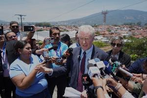 US-Senator in El Salvador: Trump-Regierung lügt