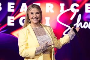 Nerv eingeklemmt: Beatrice Egli musste im Liegen für TV-Show proben