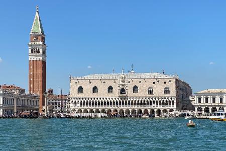 Venedig verlangt von Tagestouristen jetzt zehn Euro Eintritt. (Archivbild)