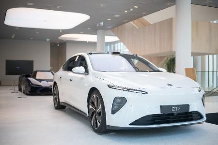 Ein E-Auto des Modells ET7 steht im Nio House Berlin. (Archivbild)