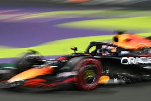 Verstappen rast zur Überraschungs-Pole in Dschidda - Norris crasht