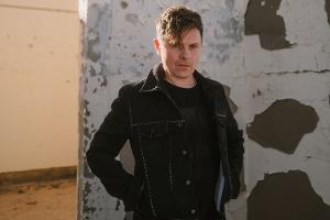 "Kunst kann in ausweglosen Situationen die Rettung sein": Darauf setzt Michael Patrick Kelly in schweren Zeiten