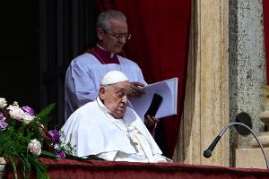Nach schwerer Krankheit: Papst Franziskus spricht Segen "Urbi et Orbi"