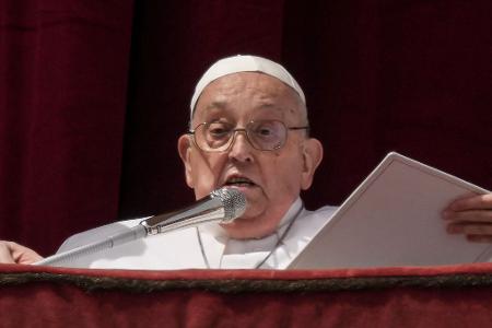 Papst Franziskus erteilte den Segen Urbi et Orbi.