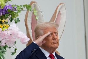 Trump tritt mit Osterhase auf - teure Eier, große Spender