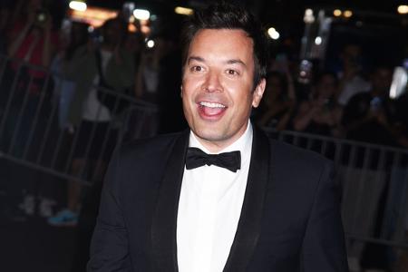 Auf X postete Komiker und Talkshow-Moderator Jimmy Fallon ein Foto, welches ihn im vergangen Jahr bei einer Audienz zeigt. 