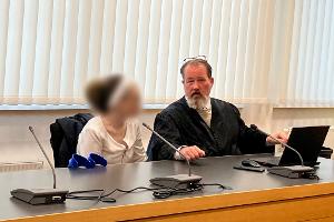 Kleiner Tochter Keime gespritzt? - Prozess gegen Mutter