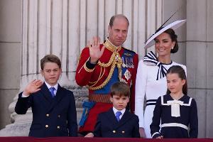 "Alles Gute zum Geburtstag": Prinz Louis wird gefeiert