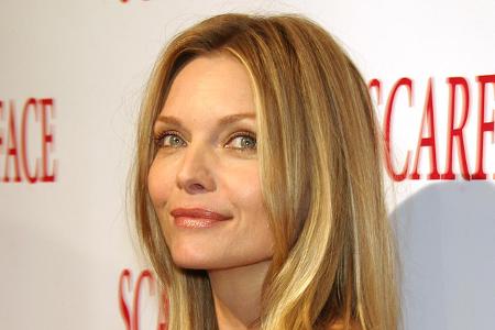 Seit 1990 verkündet 'People' jedes Jahr, wer der schönste Mensch der Welt ist — den ersten Titel schnappte sich Michelle Pfeiffer, die ihren Erfolg neun Jahre später wiederholte.