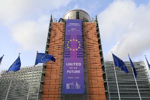 Millionenstrafe: EU "zeigt Zähne" und ärgert Apple und Meta