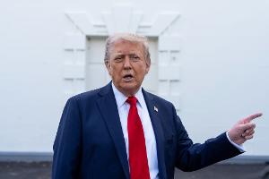 Trump unterzeichnet Dekrete im Kampf gegen "woke" Unis