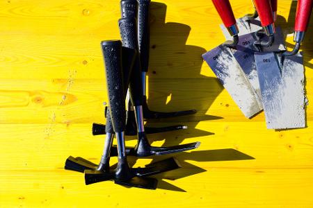 Jedes fünfte Mittelstandsunternehmen hat laut einer Umfrage Stellen abgebaut. Besonders stark ist der Stellenabbau demnach im Baugewerbe. (Symbolbild) Jedes fünfte Mittelstandsunternehmen hat laut einer Umfrage Stellen abgebaut. Besonders stark ist der Stellenabbau demnach im Baugewerbe. (Symbolbild)